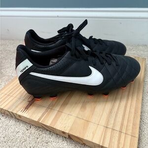 BRAND NEW: Nike Tiempo Natural IV FG Soccer Cleats Black/White Size 7.5